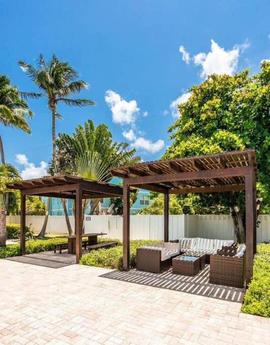 Beach Living At Island Pine Villas Джорджтаун Экстерьер фото
