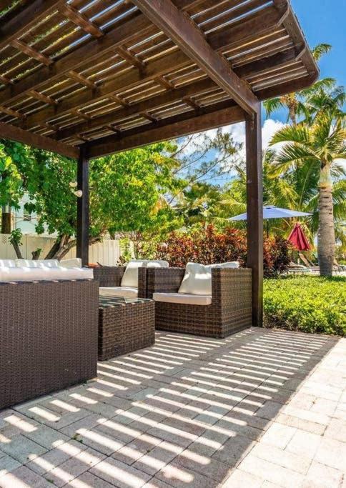 Beach Living At Island Pine Villas Джорджтаун Экстерьер фото