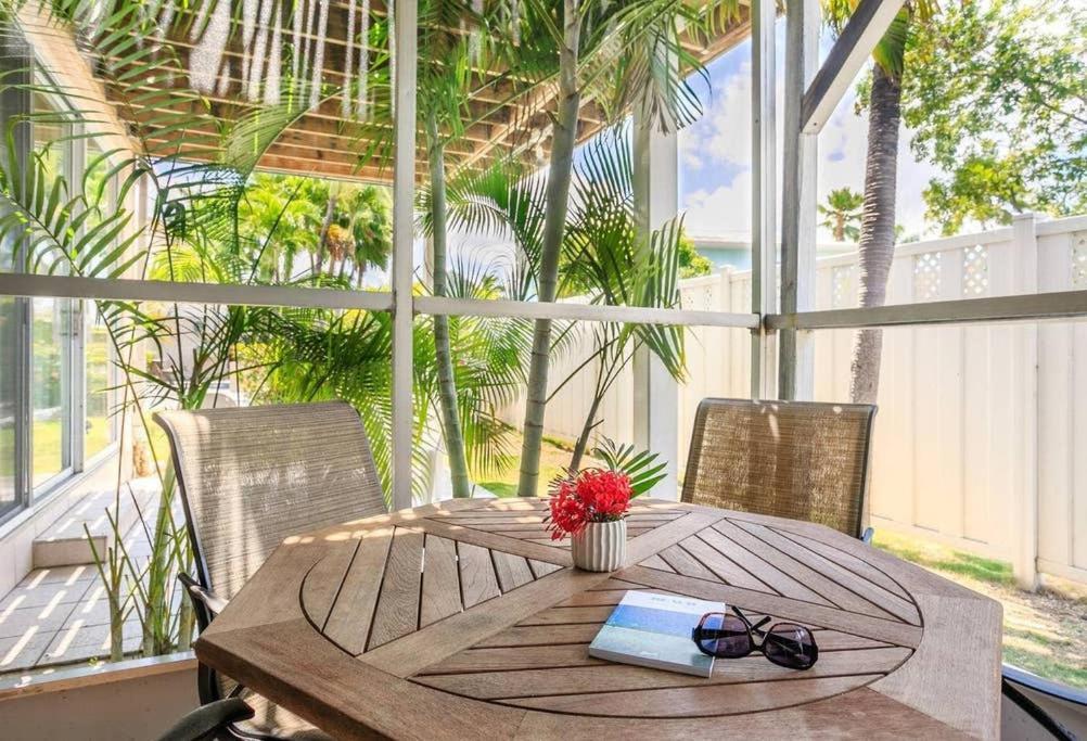 Beach Living At Island Pine Villas Джорджтаун Экстерьер фото