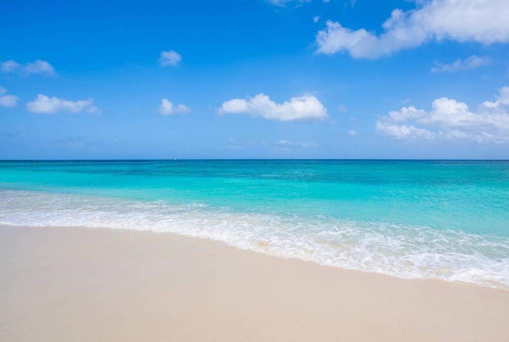 Beach Living At Island Pine Villas Джорджтаун Экстерьер фото