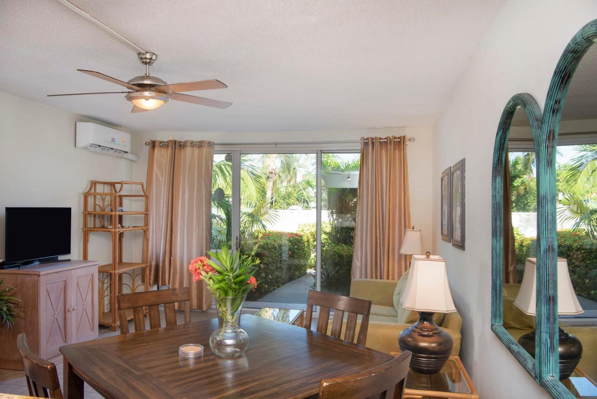 Beach Living At Island Pine Villas Джорджтаун Экстерьер фото
